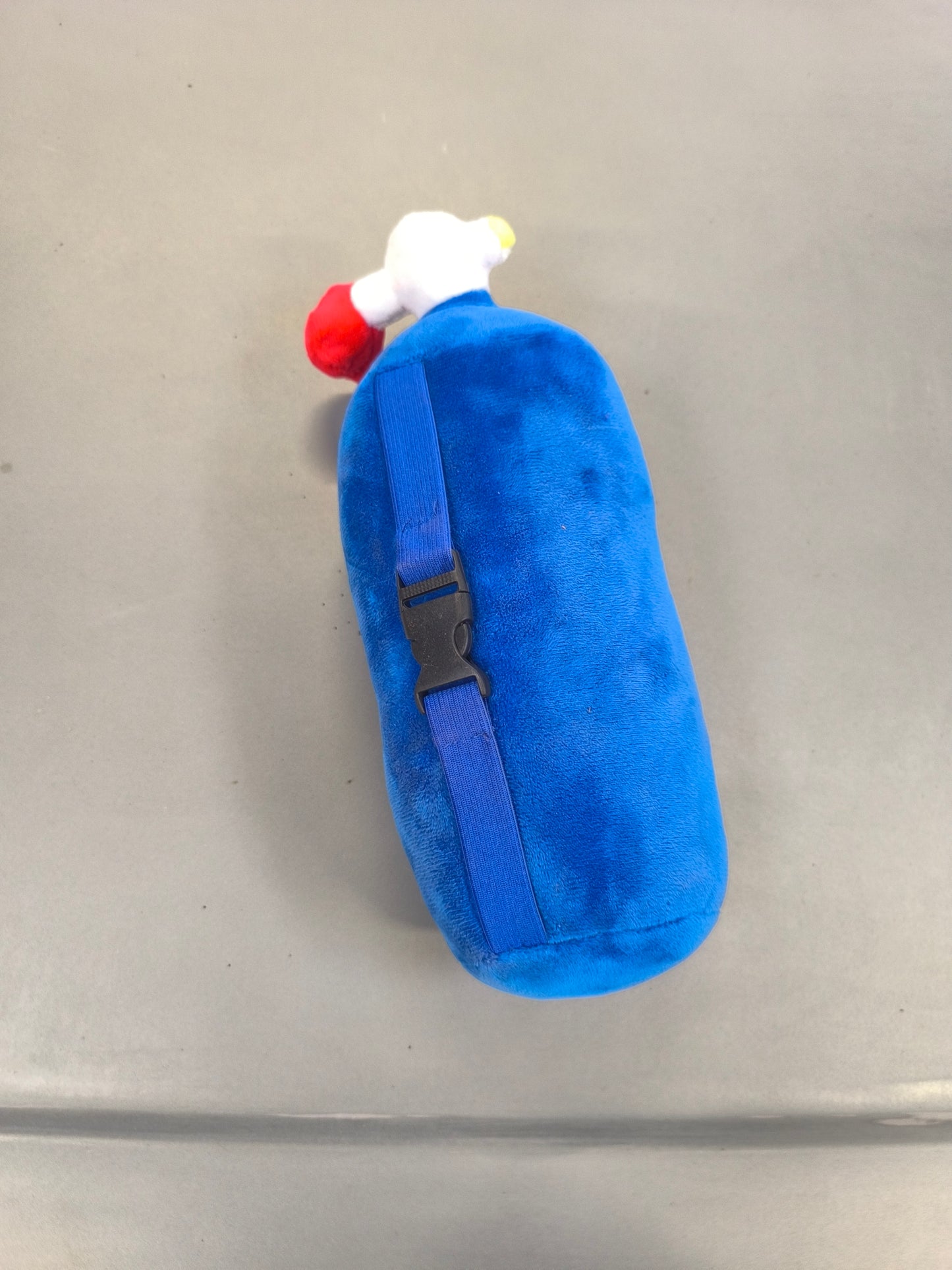 NOS Bottle headrest with clip on back